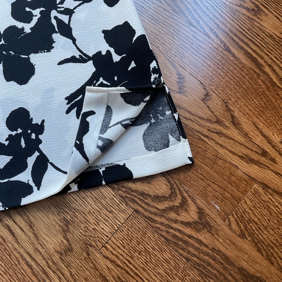 Vince Camuto top - Picture 3 of 10